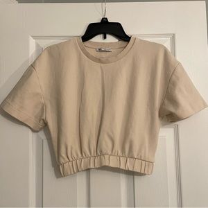 ✖️SOLD✖️ Zara Cream Cropped T-Shirt